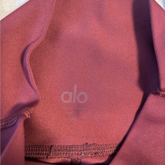 ALO Yoga Women's Burgundy Leggings - Picture 4 of 8